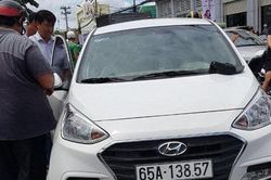 Nghi phạm buôn bán ma túy tông ôtô vào xe máy Cảnh sát