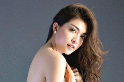 Á hậu Lệ Hằng: Cô gái làng chài vững vàng vượt qua cám dỗ, hào nhoáng của showbiz