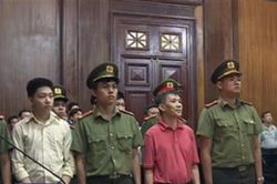 Nhóm âm mưu lật đổ chính quyền lãnh án