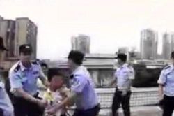 Lặng người trước lý do cậu bé 11 tuổi nhảy lầu tự tử