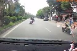 Lạng lách đánh võng trước đầu ô tô, thanh niên 'chơi ngông' nhận ngay cái kết bẽ bàng