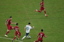 Argentina và nỗi khổ Messi