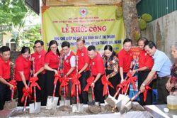 Khởi công xây Nhà chữ thập đỏ cho hộ gia đình khó khăn tại Hà Nội