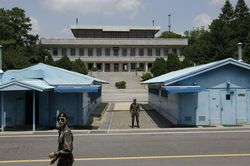 Ông Trump sắp thăm Bàn Môn Điếm, gặp ông Kim Jong-un?