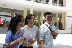 Thí sinh Đà Nẵng tươi cười vì 'đề có con sông'