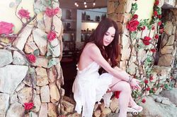 Khoe ảnh du lịch Nha Trang, 'Đát Kỷ đẹp nhất màn ảnh' trẻ trung bất ngờ tuổi U60