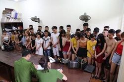 Điều tra, xử lý 39 nam thanh nữ tú sử dụng trái phép chất ma túy