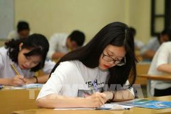 Gần 880 nghìn thí sinh bước vào ngày thi đầu tiên