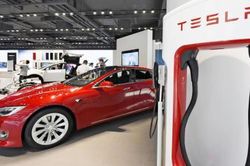 Mỹ miễn trừ 10% thuế nhôm nhập khẩu cho Tesla