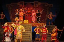 Khi liên hoan không chỉ để vui?