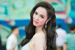 Gợi cảm như Ngọc Trinh mà vẫn chào thua Vũ Ngọc Anh