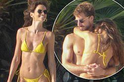 'Chân dài' nóng bỏng Izabel Goulart quấn quýt hôn phu kém 6 tuổi