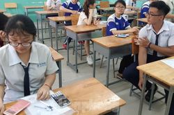 Gặp sự cố, một điểm thi ở TPHCM làm bài môn Sinh trễ 15 phút