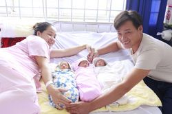 Sản phụ 31 tuổi sinh 3 thành công sau sự cố sức khỏe