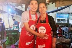 Mẹ Bùi Tiến Dũng: 'Con dâu ngoan hiền nhưng tôi vẫn lo cho thằng Dũng lắm'