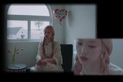Sulli tung teaser MV 'Goblin': Cứ ngỡ đang xem… 'Annabelle'