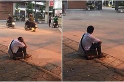 Bức ảnh nam sinh ôm đầu ngồi bên vệ đường, không dám về nhà vì thi không tốt khiến người ta xót xa