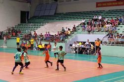Hấp dẫn ngay từ những trận đấu đầu tiên