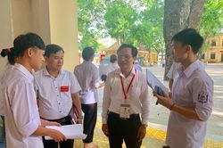 Không lo chuyện chấm lỏng chặt bài tự luận