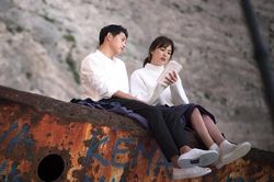 Người thân chia sẻ chi tiết về vụ ly hôn giữa Song Joong Ki và Song Hye Kyo