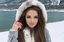 Hot girl Nga sở hữu thân hình nóng bỏng nhưng lại hút hồn fan bằng điểm này