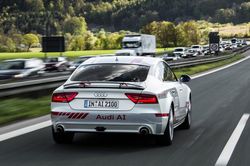 'Thiên đường tốc độ' Autobahn bị giới hạn tốc độ do nắng nóng