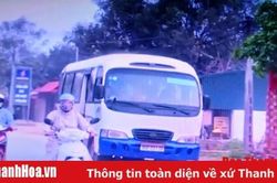 Nguy hiểm rình rập từ những xe ô tô không đảm bảo an toàn đưa đón công nhân