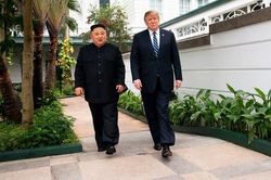 Tổng thống Donald Trump đề nghị gặp Chủ tịch Kim Jong-un ở khu phi quân sự