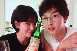 Tin nhắn của bố Song Joong Ki kêu gọi ủng hộ Song Hye Kyo lan truyền