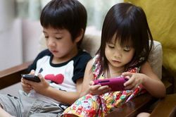 Khi trẻ em nghiện smartphone