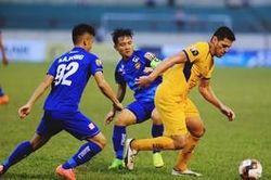 'Truyền nhân Huỳnh Đức' ghi 2 bàn, Quảng Nam gặp HAGL ở tứ kết
