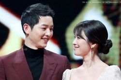 Song Joong Ki tự đệ đơn ly hôn không thông báo với Song Hye Kyo