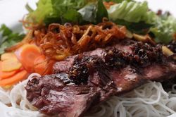 Làm thế nào để nấu bún bò sả ớt chất lượng hơn nhà hàng?