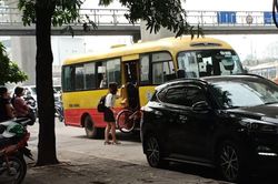 Nhiều xe buýt giả lộng hành ở Hà Nội