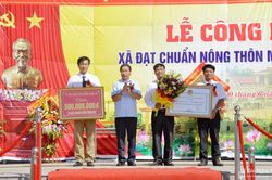 Xã Quỳnh Trang (TX Hoàng Mai) đón bằng công nhận chuẩn nông thôn mới