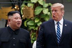 Tổng thống Trump hy vọng gặp nhà lãnh đạo Triều Tiên tại DMZ