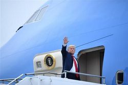 Sau cuộc gặp lịch sử, Tổng thống Mỹ Donald Trump rời Hàn Quốc