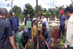 Đak Đoa: Trồng 76 cây xanh tại khu lưu niệm Anh hùng Wừu