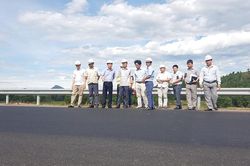 Tổng cục Đường bộ Việt Nam kiểm tra vị trí hằn lún vệt bánh xe trên cao tốc Đà Nẵng-Quảng Ngãi