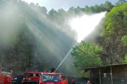 Căng mình dập lửa, cứu rừng
