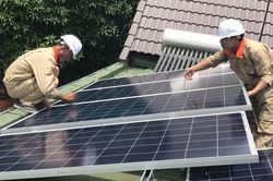 Nông thôn đua nhau lắp điện mặt trời