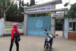 Tòa án thụ lý vụ thầy giáo để học sinh diễn cảnh nóng kiện hiệu trưởng