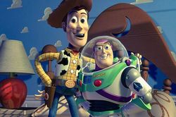 Bắc Mỹ lạc trong thế giới đồ chơi, Disney kiếm bộn nhờ top 4 'bom tấn'
