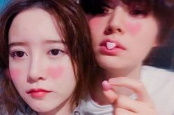 Ahn Jae Hyun ăn sinh thần bất ngờ tuổi 32, Lai Kuan Lin (Wanna One) thích thú chúc mừng