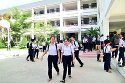 Để biết thực học của con em...