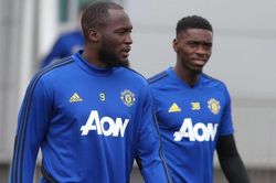 Lukaku trầm ngâm trong ngày hội quân cùng Man Utd