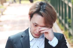 Park Yoo Chun bật khóc khi được thả khỏi trại tạm giam