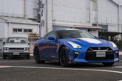 Nissan GT-R bản kỷ niệm 50 năm, đắt hơn bản tới tiêu chuẩn 20.000 USD
