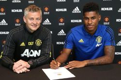 Tăng lương khủng, M.U 'trói chân' thành công ngôi sao Rashford