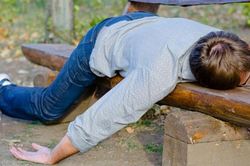 4 bất thường sau khi uống rượu có thể khiến bạn chết 'bất đắc kỳ tử'